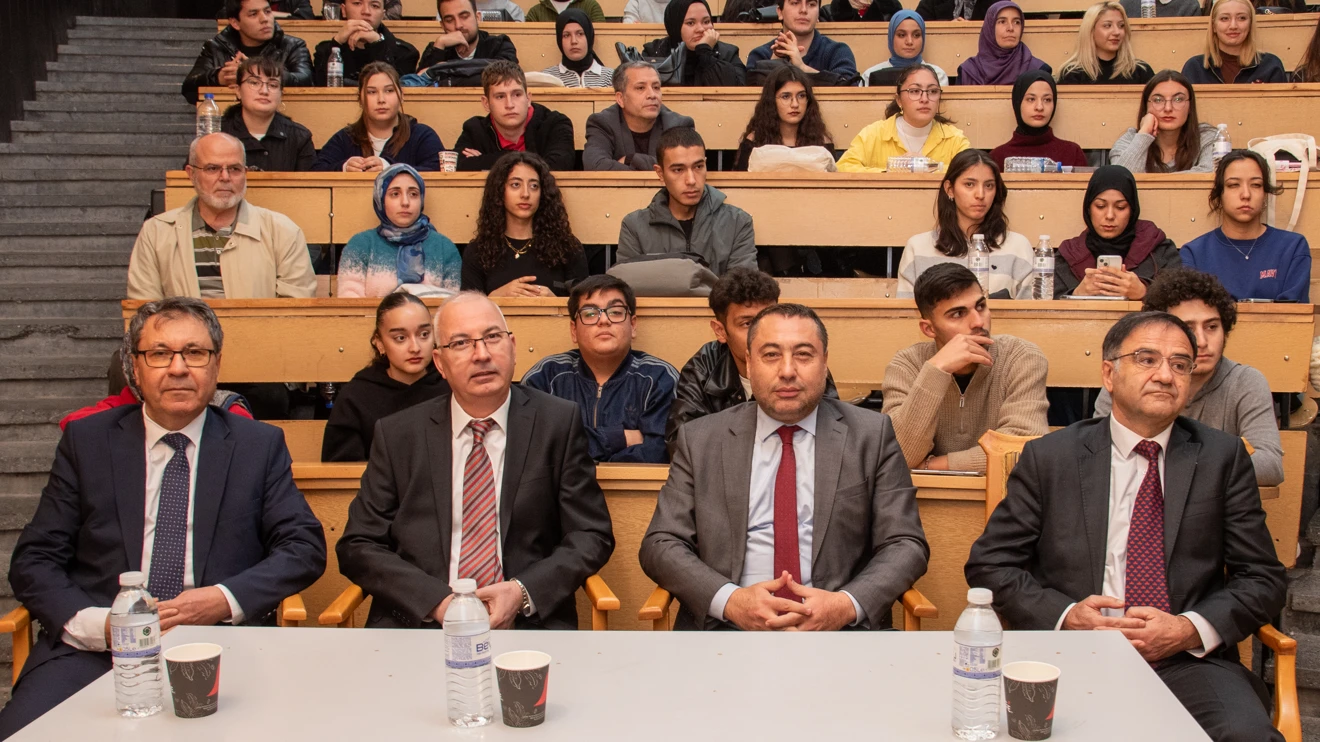 Selçuk Üniversitesinde ortak Türk alfabesi konuşuldu